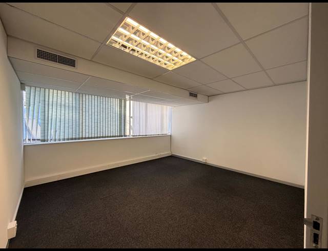458M² BUILDING TO LET IN CLAREMONT